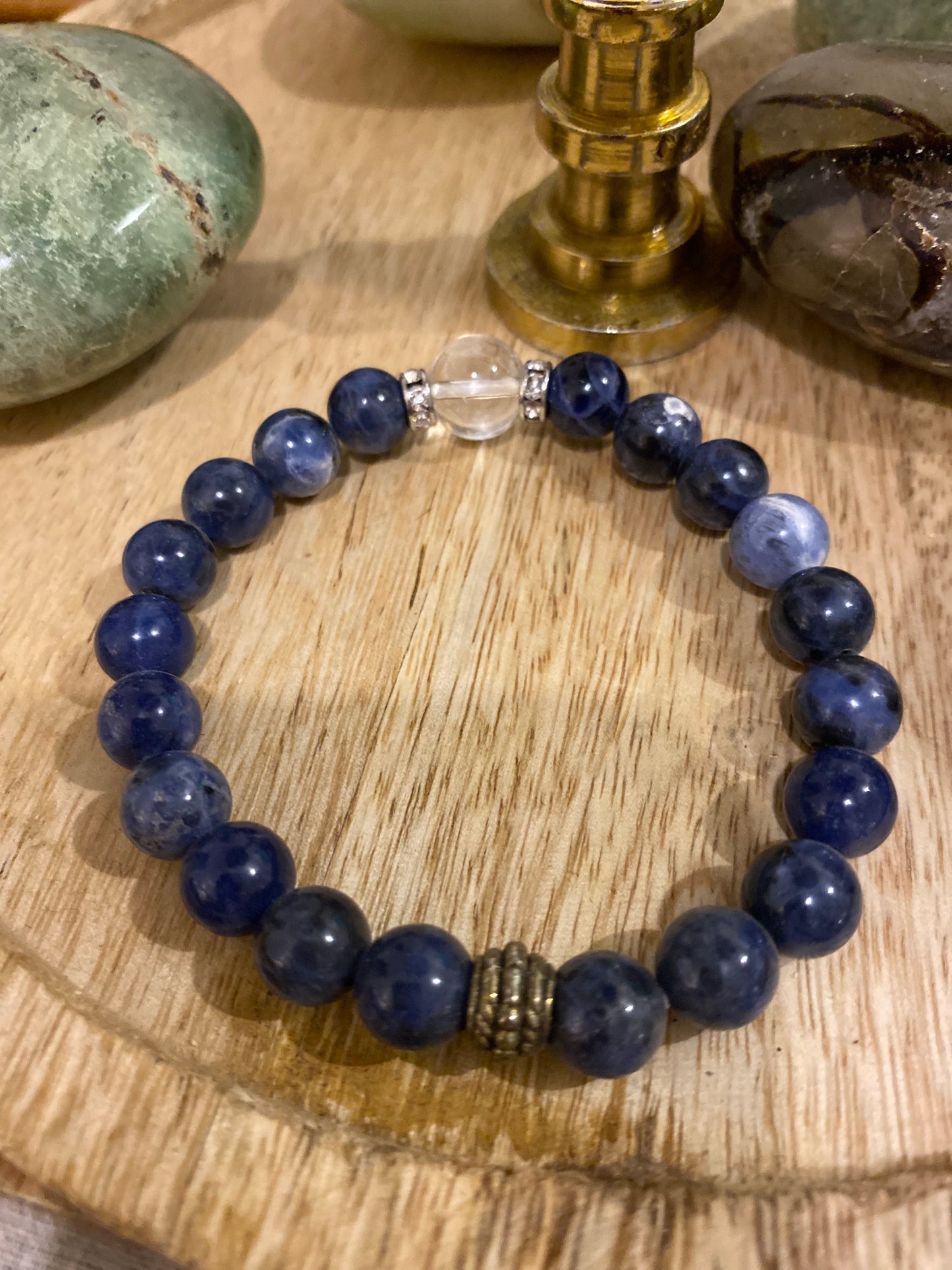 Bracelet en Sodalite et perle en Cristal de Roche 8 mm