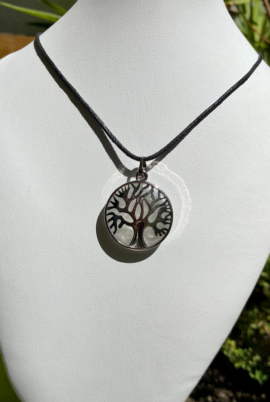 Pendentif Arbre de Vie Cristal de Roche avec son cordon noir