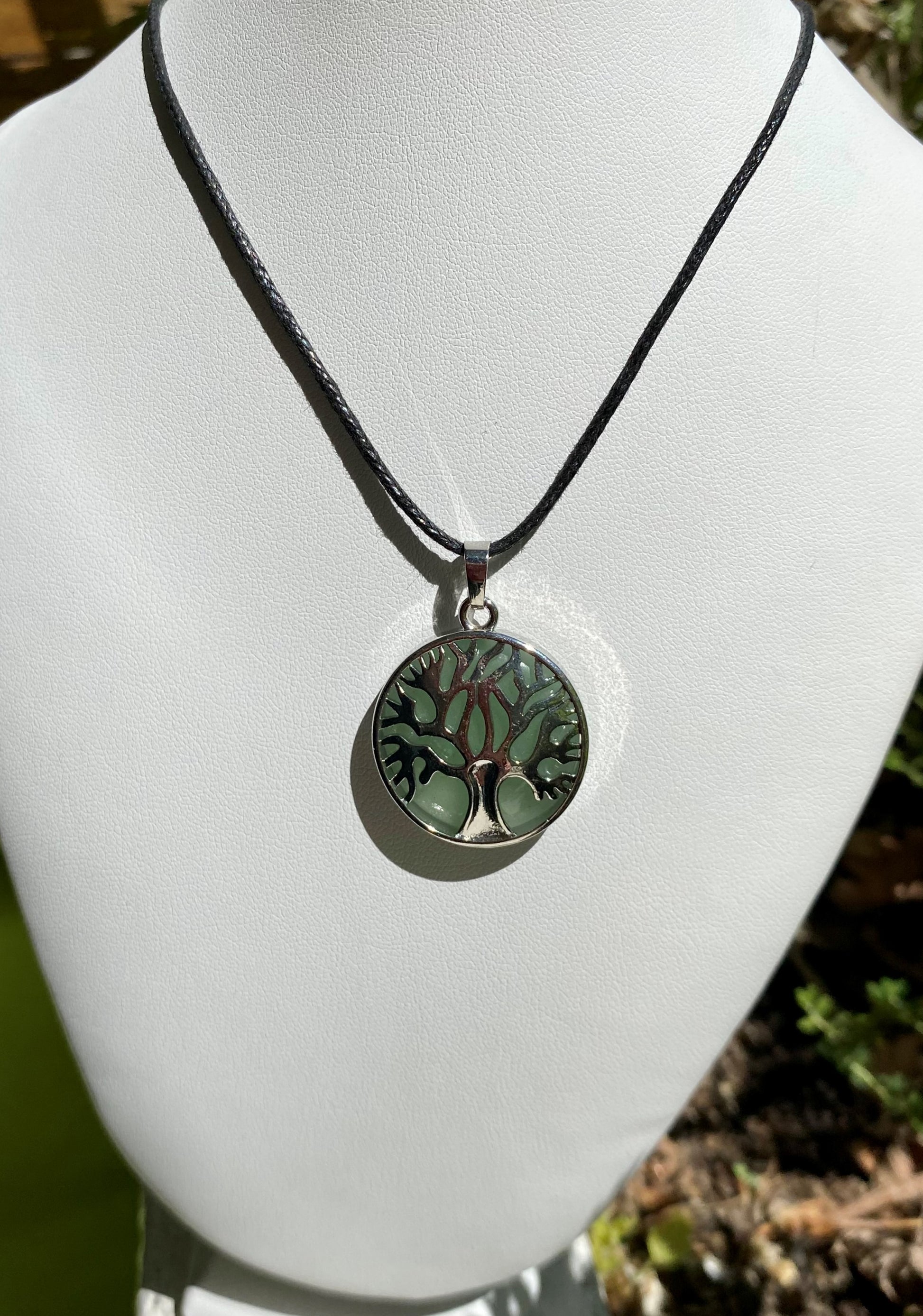 Pendentif Arbre de Vie en Aventurine verte sur cordon noir